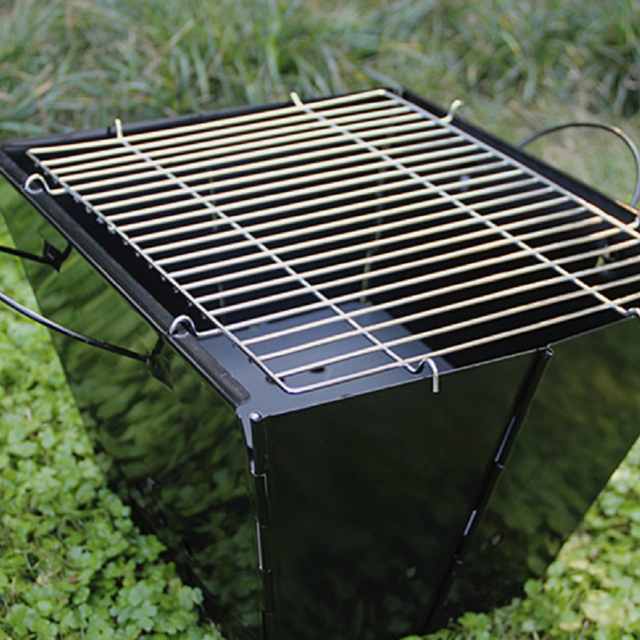 Folding Barbecue Charcoal Grill Lightweight BBQ Cooking Tools (ESG18063)